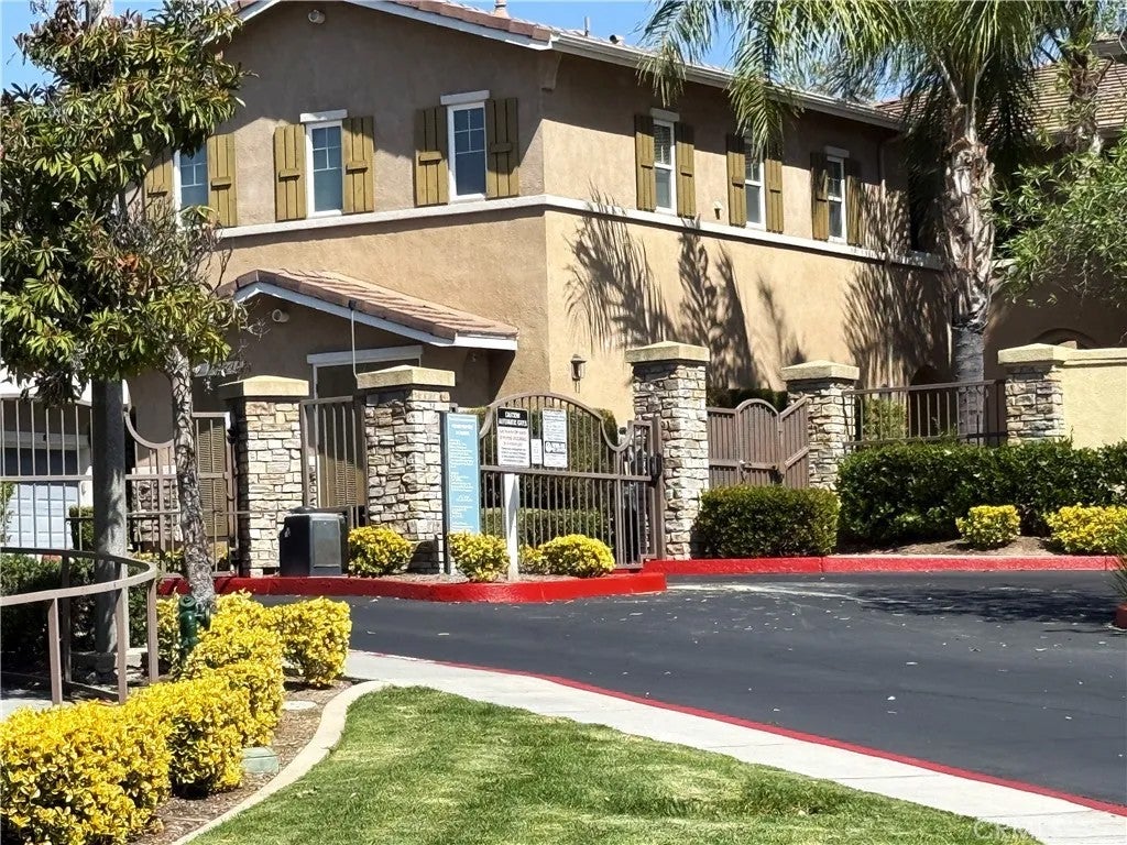 Photo of 26408 Arboretum WAY #2706, Murrieta, CA 92563 (MLS # SW26105955)