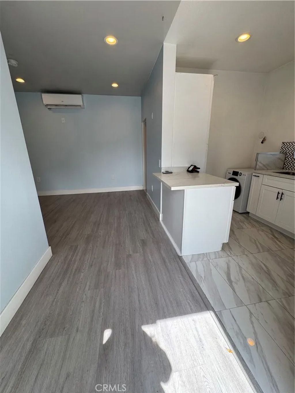 Photo of 9709 Hayvenhurst, Northridge, CA 91343 (MLS # SR26049316)