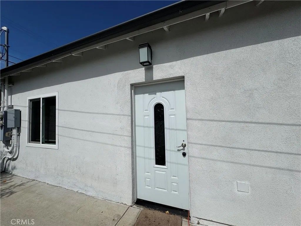 Photo of 9709 Hayvenhurst, Northridge, CA 91343 (MLS # SR26049316)