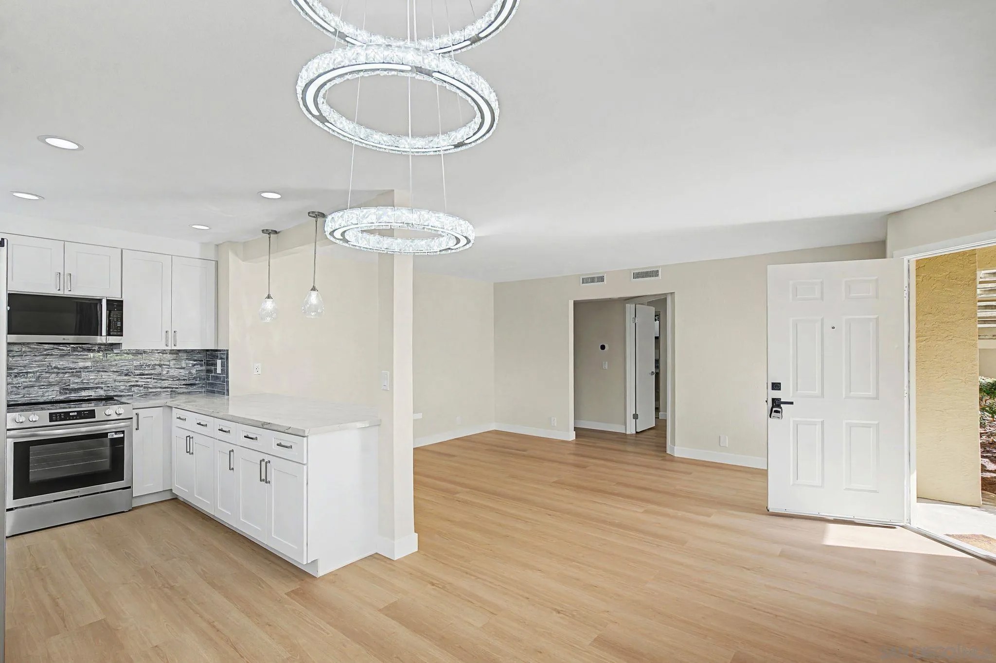 7385 Calle Cristobal 225