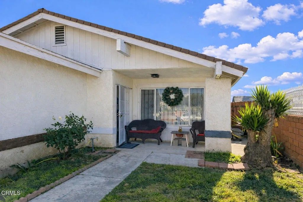 Photo of 1440 Nelson Place, Oxnard, CA 93033 (MLS # V1-33861)