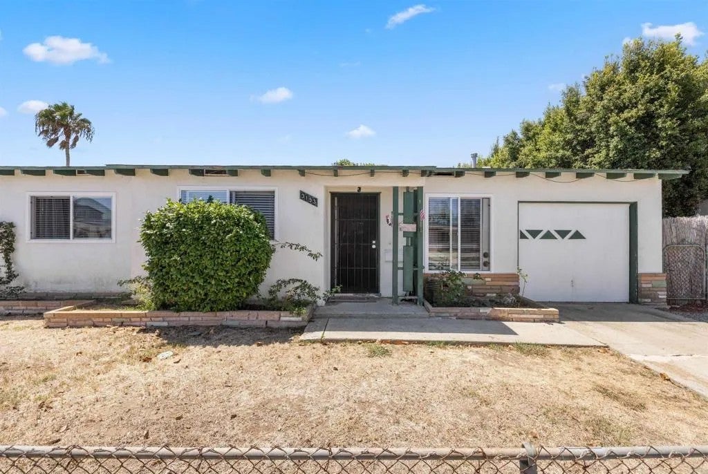 3153 Idlewild Way