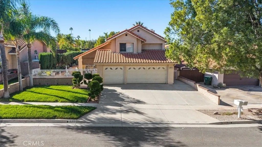 Photo of 2208 Coachman Circle, Corona, CA 92881 (MLS # CV25250987)