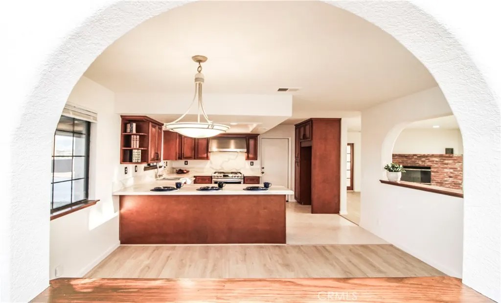 6736 Summit Valley
