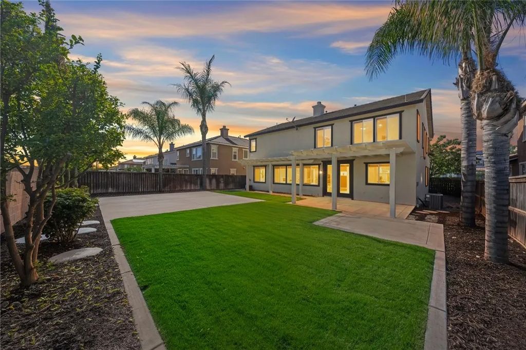 Photo of 27876 Post Oak Pl, Murrieta, CA 92562 (MLS # SW25244177)