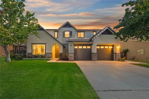 Photo of 27876 Post Oak Pl, Murrieta, CA 92562 (MLS # SW25244177)