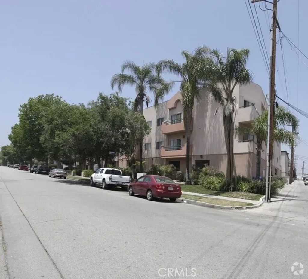 Photo of 11459 Collins Street #210, North Hollywood, CA 91601 (MLS # SR26084476)