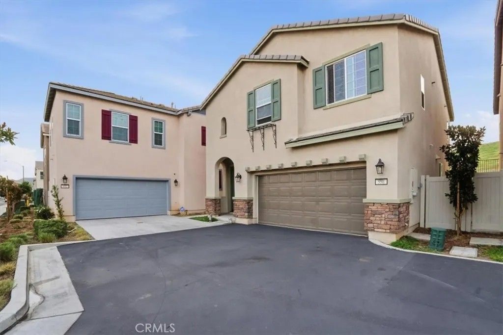 Photo of 556 Enzo Street, Lake Elsinore, CA 92530 (MLS # OC25276265)