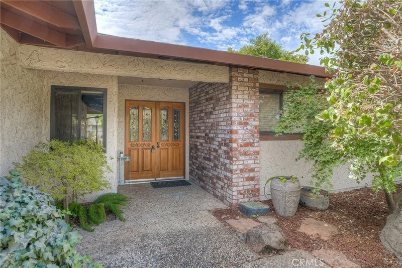 805 Madrone Avenue