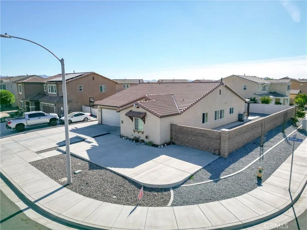 Photo of 1676 Hayloft Pl, San Jacinto, CA 92582 (MLS # IV26019005)