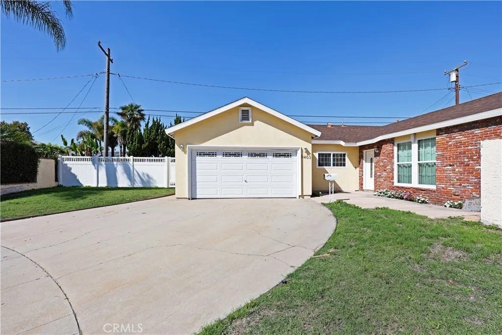 9403 Irwingrove