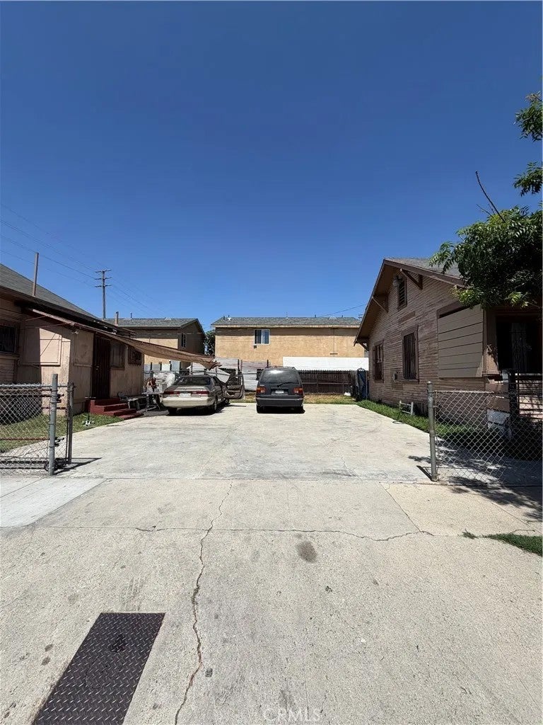 5526 Compton Avenue