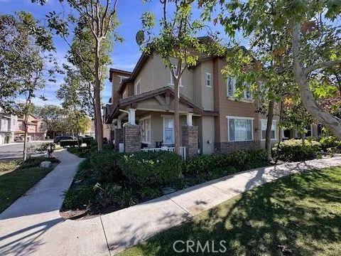 Photo of 35 Garrison Loop, Ladera Ranch, CA 92694 (MLS # RS26043431)