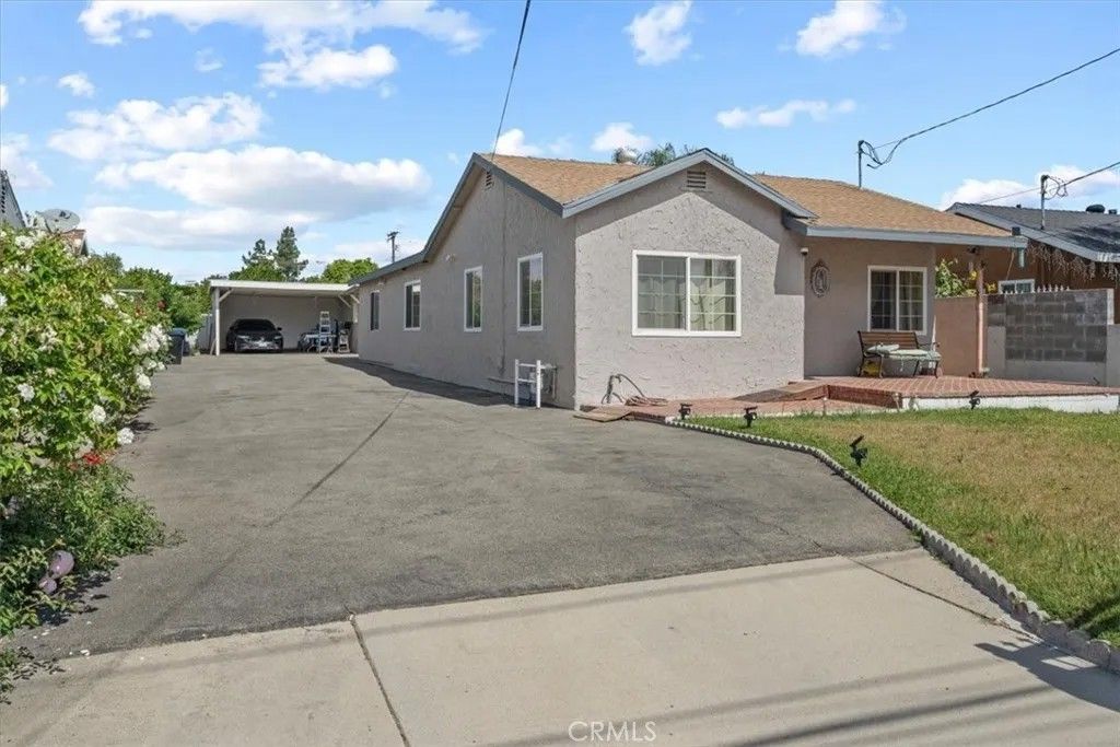 Photo of 13881 Daventry St, Pacoima, CA 91331 (MLS # SR26088690)