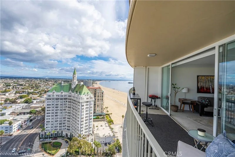 700 E Ocean Boulevard 3003