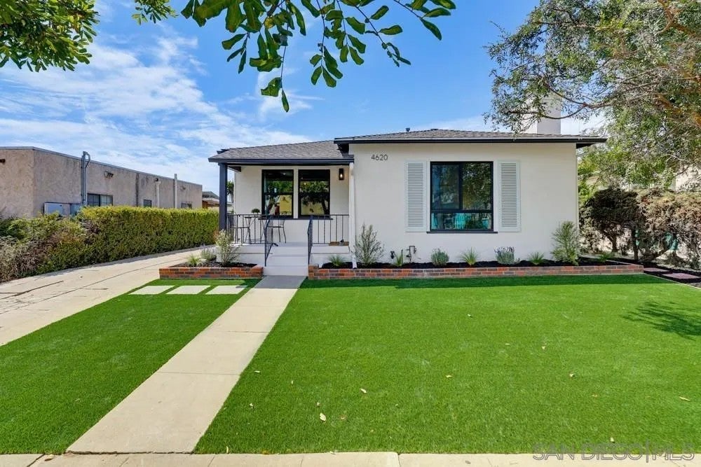 4620 Altadena Ave