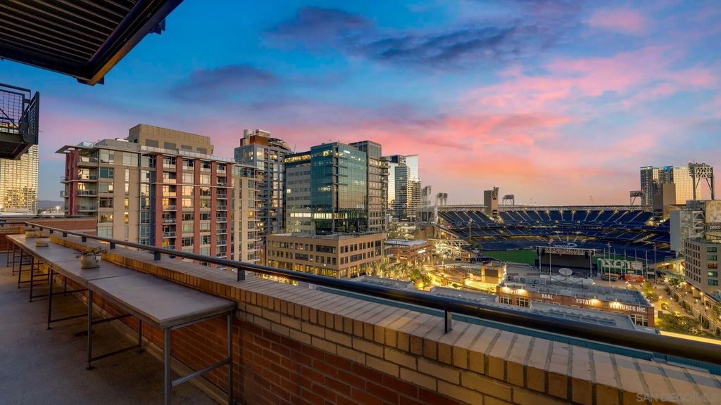 Photo of 877 Island Ave #1006, San Diego, CA 92101 (MLS # 260005013)