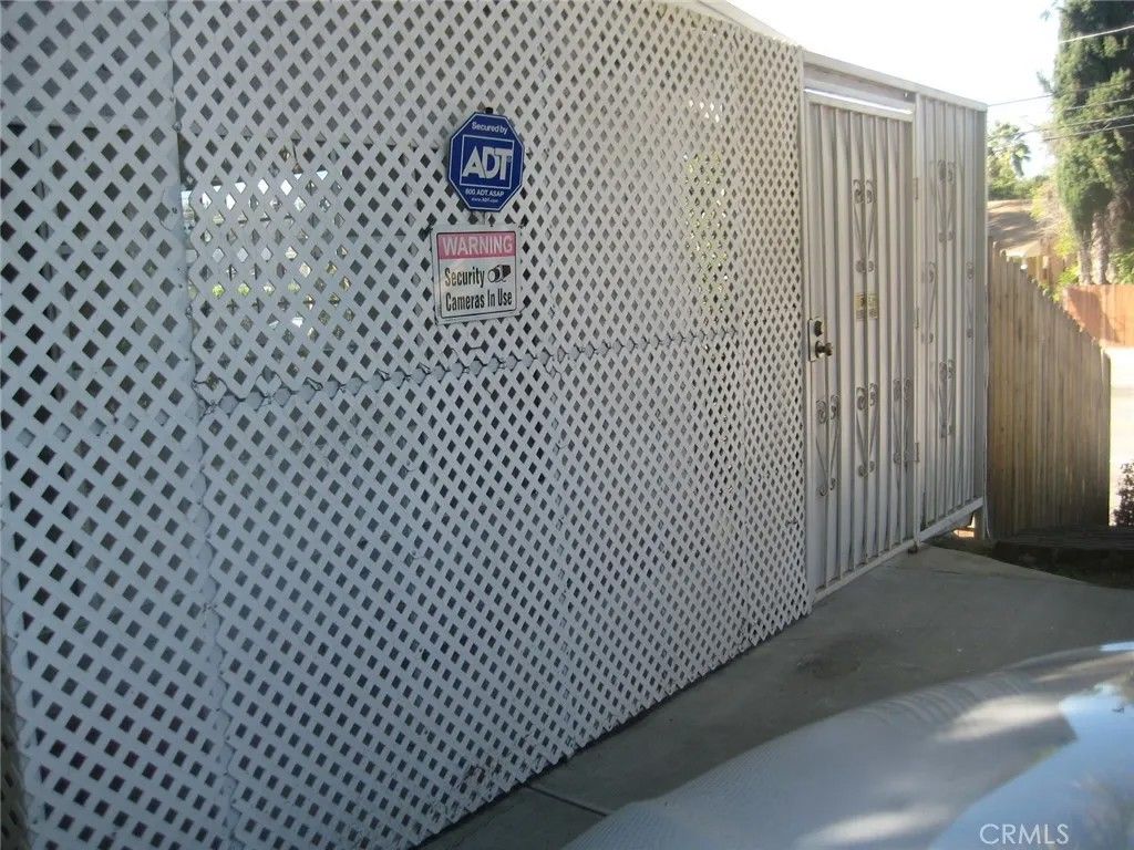 Photo of 22358 Dolorosa St, Woodland Hills, CA 91367 (MLS # SR26050588)