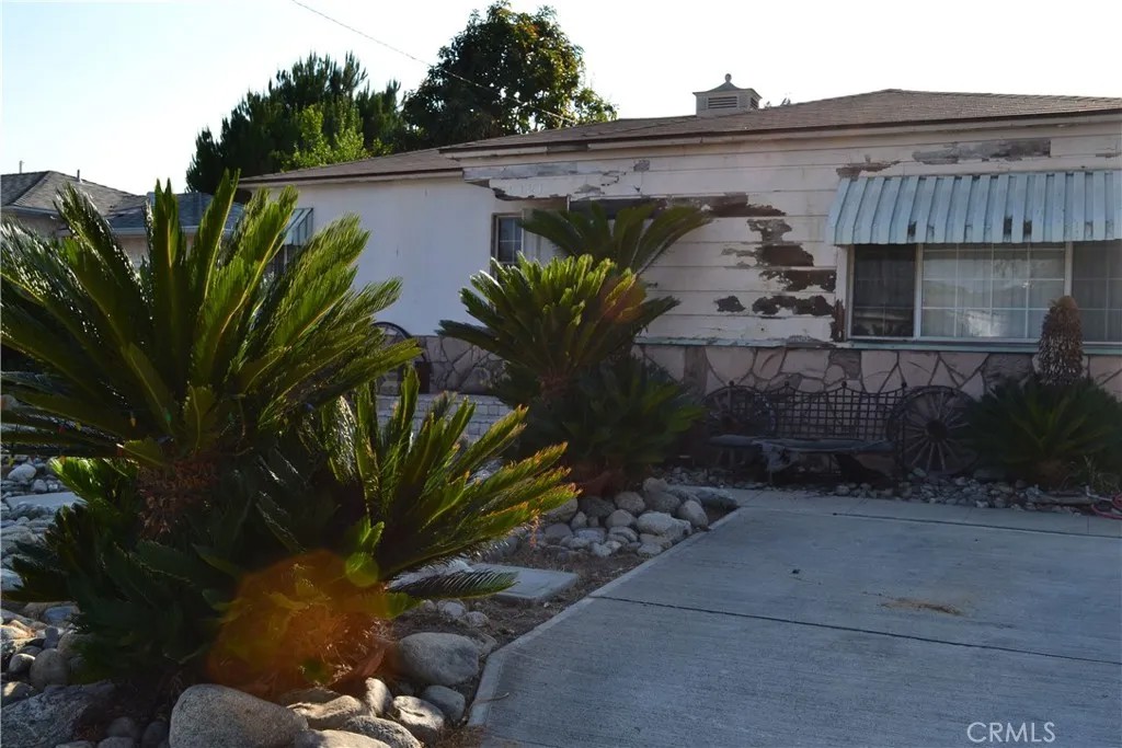 2121 N Pass Avenue