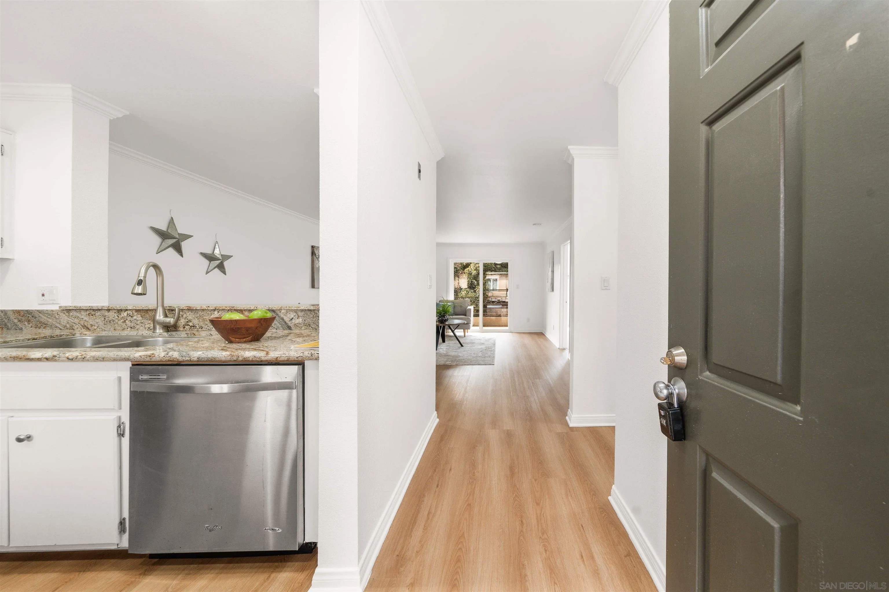 7405 Charmant Dr 2322