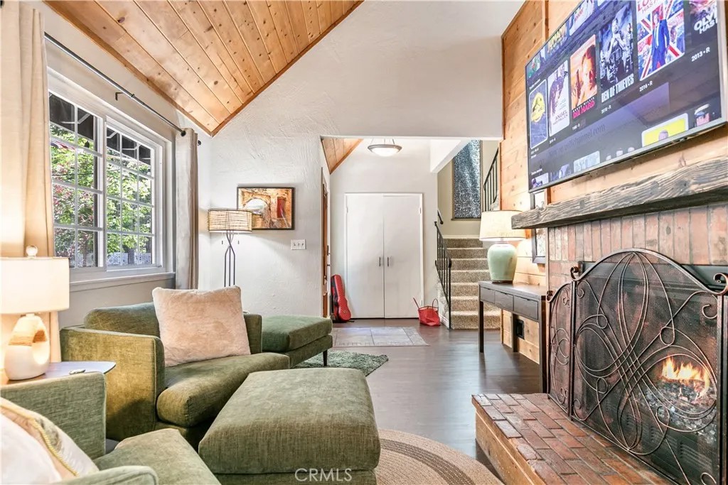 248 Hemlock Drive