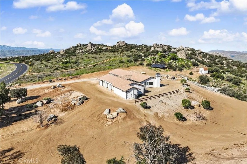 Photo of 31470 Sierra Verde Rd, Homeland, CA 92548 (MLS # SW26027148)