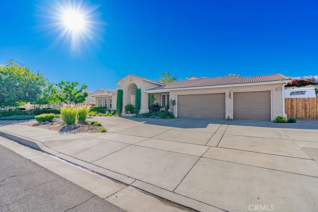 Photo of 1052 Park Avenue, San Jacinto, CA 92583 (MLS # SW25180610)