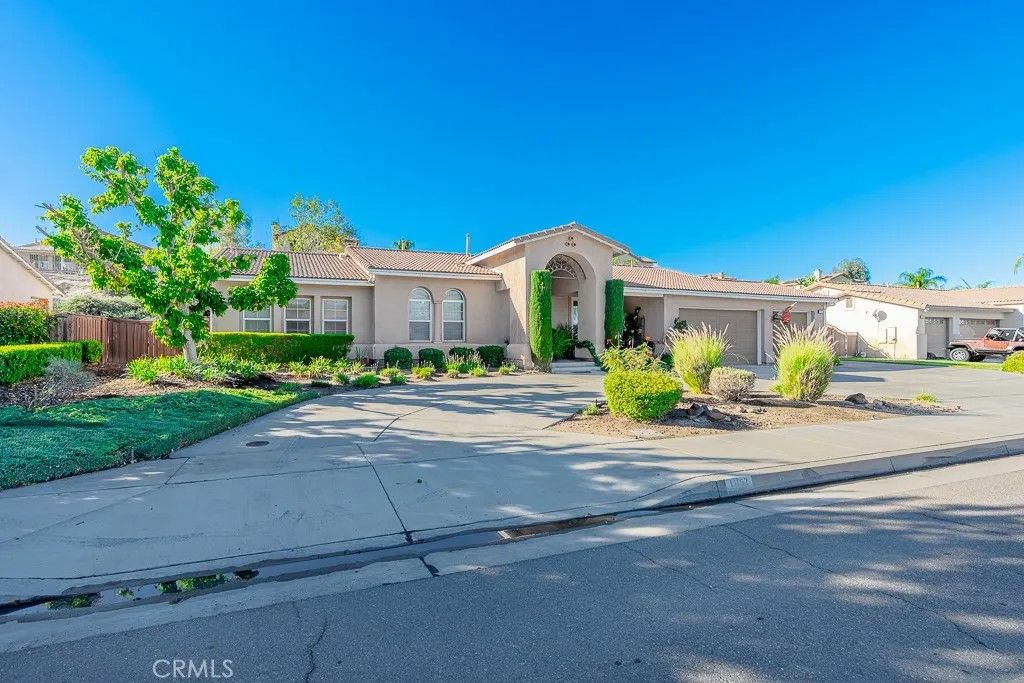 Photo of 1052 Park Avenue, San Jacinto, CA 92583 (MLS # SW25180610)