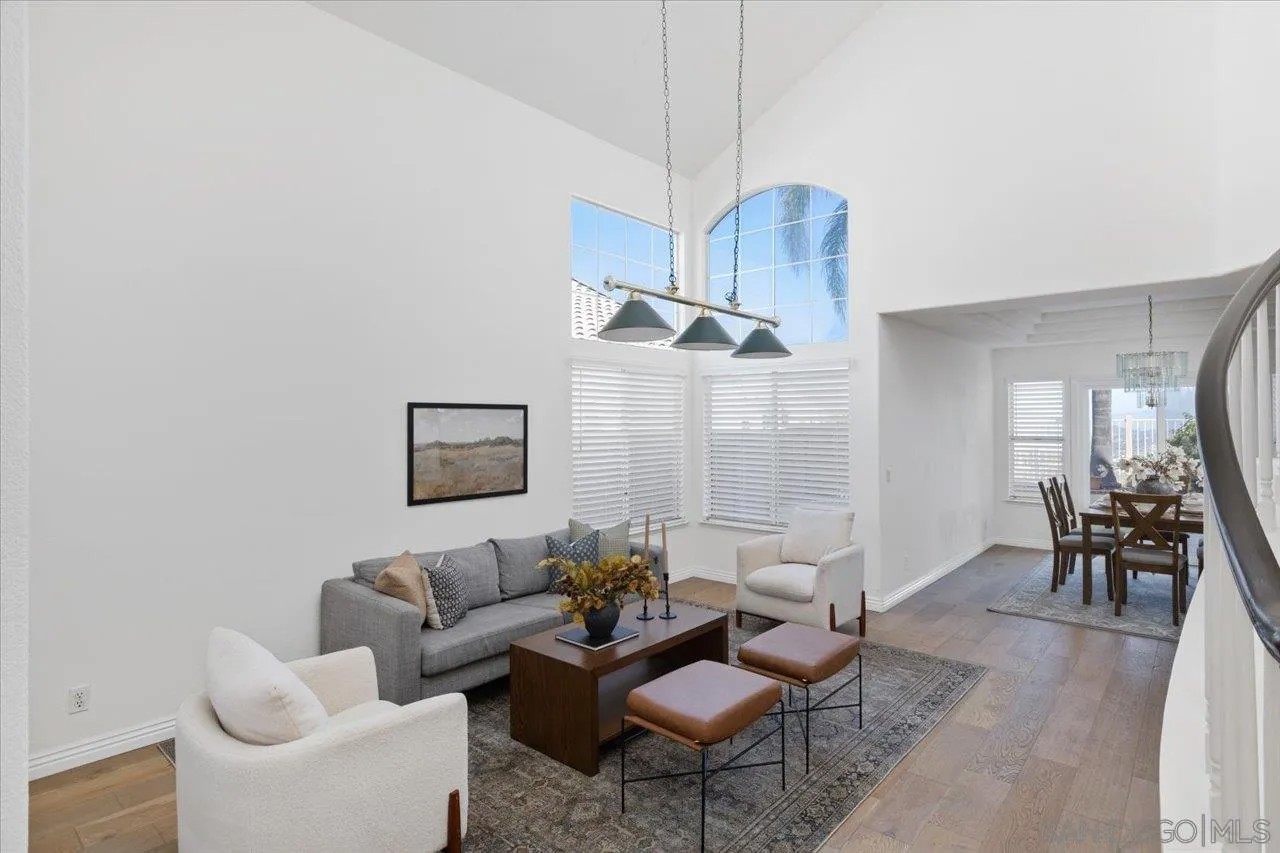 2292 Rock Crest Gln