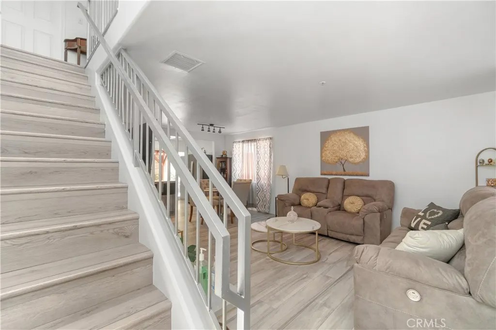 12120 Terra Bella