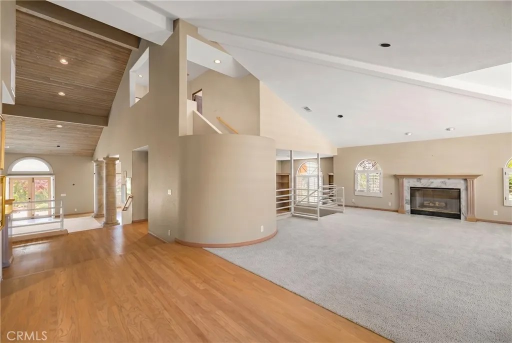 5939 Oakhill Drive