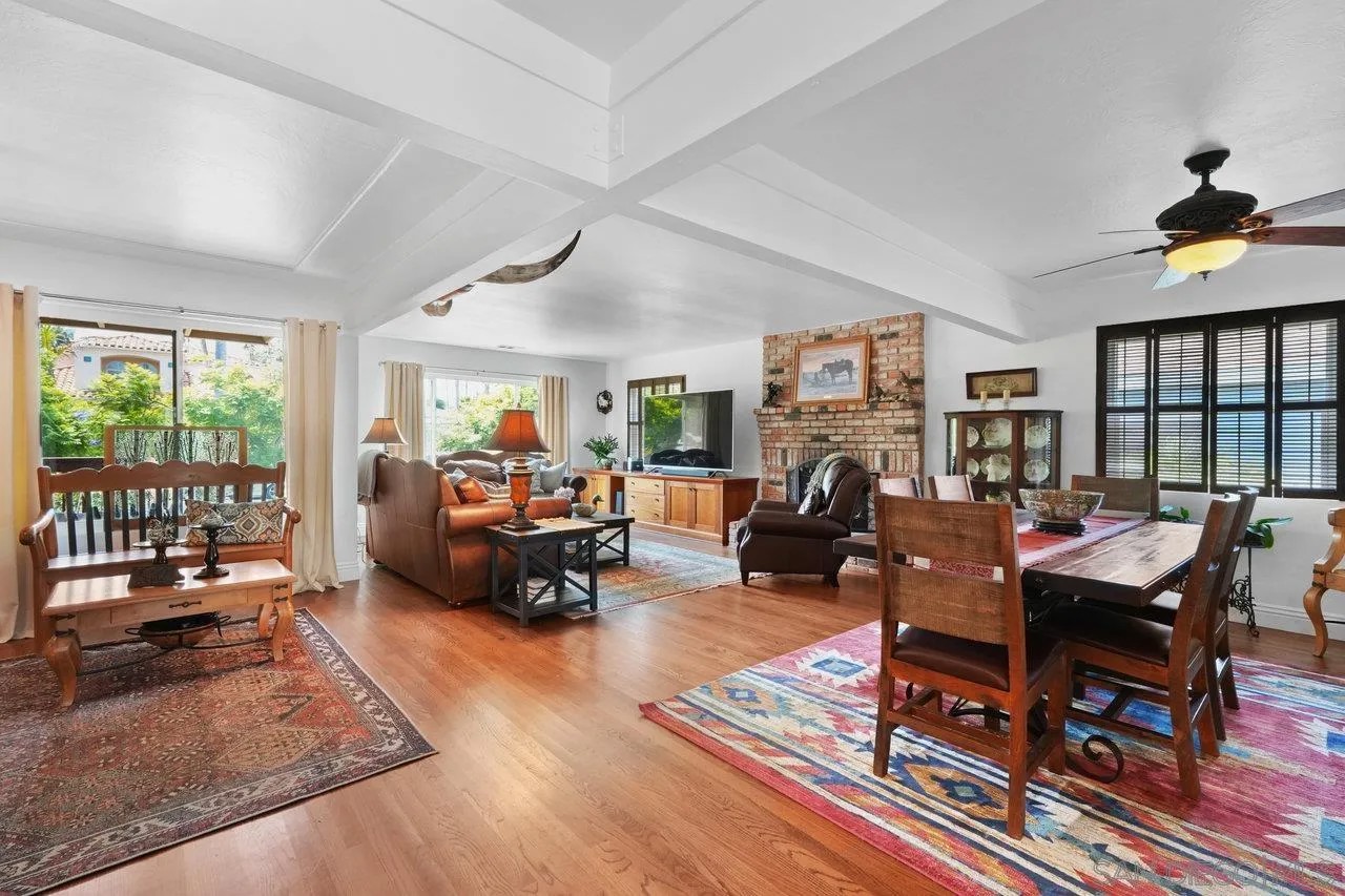 4386 Niagara Ave