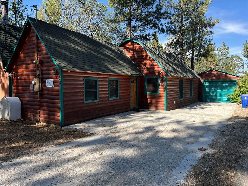437 Victoria Lane