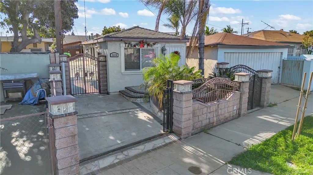 Photo of 4610 Leonis St, Commerce, CA 90040 (MLS # DW26000451)