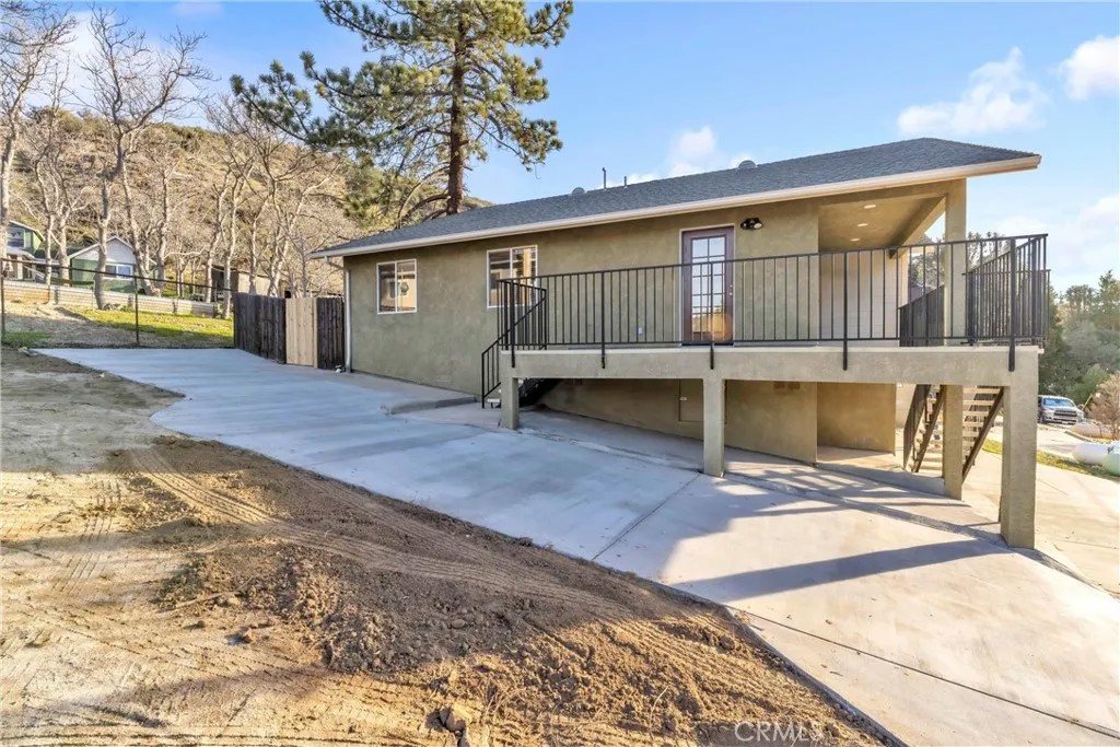 17819 Elizabeth Lake
