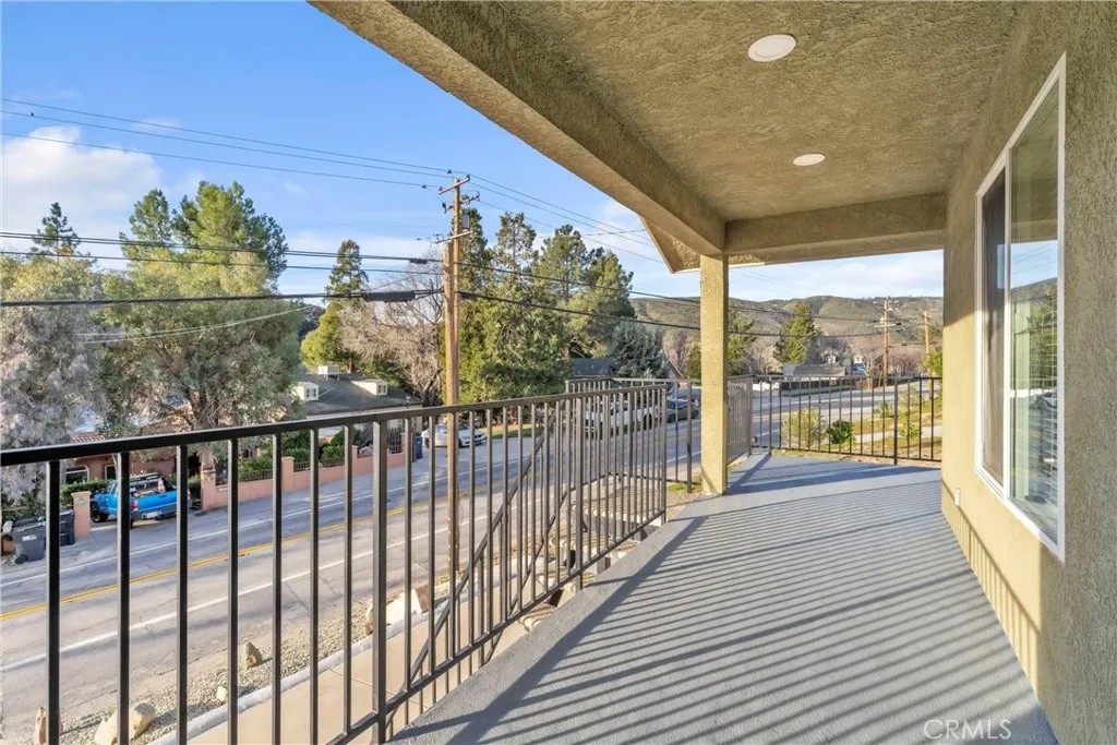 17819 Elizabeth Lake