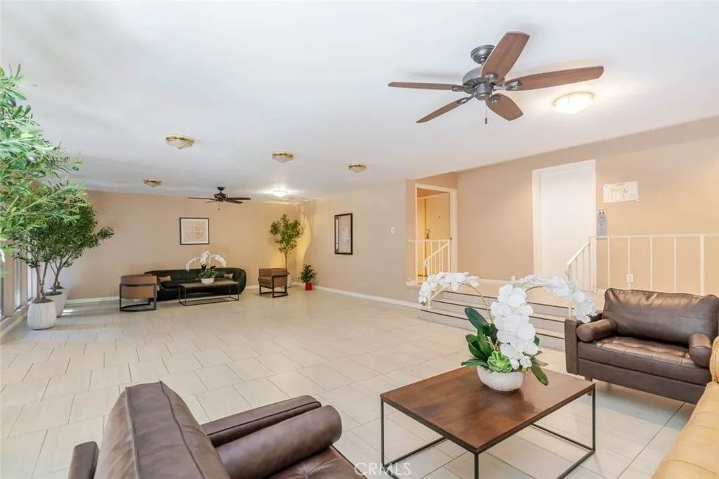 Photo of 14141 Dickens #211, Sherman Oaks, CA 91423 (MLS # GD26007309)