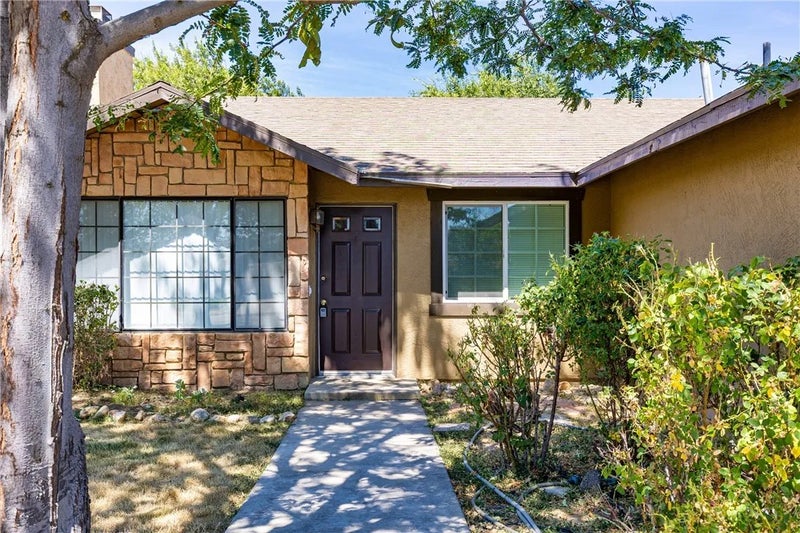 22917 Clover Spring Place