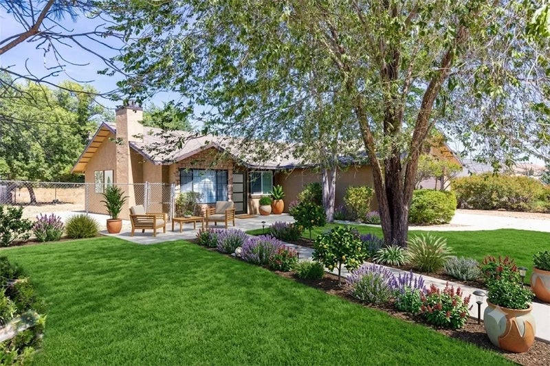 22917 Clover Spring Place