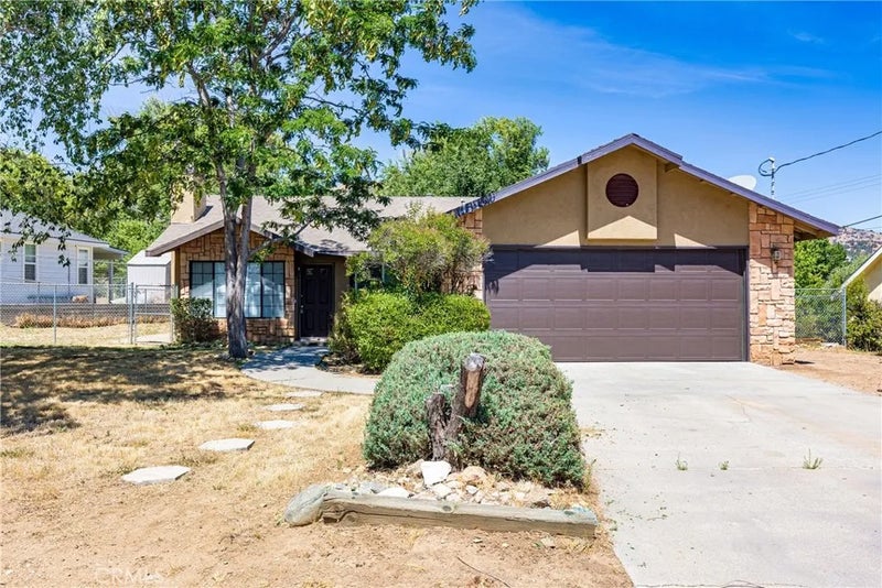 22917 Clover Spring Place