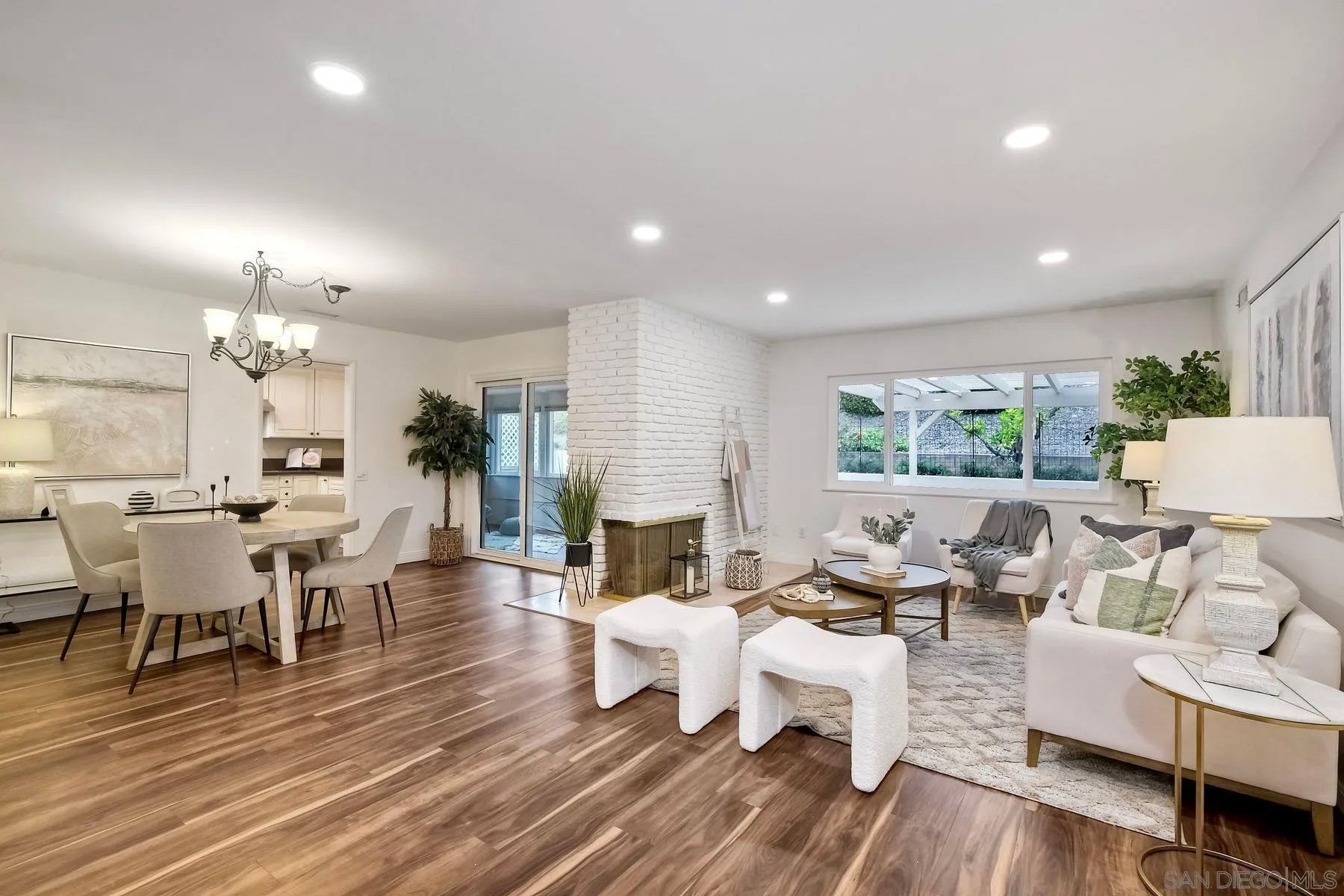 12085 Calle De Maria