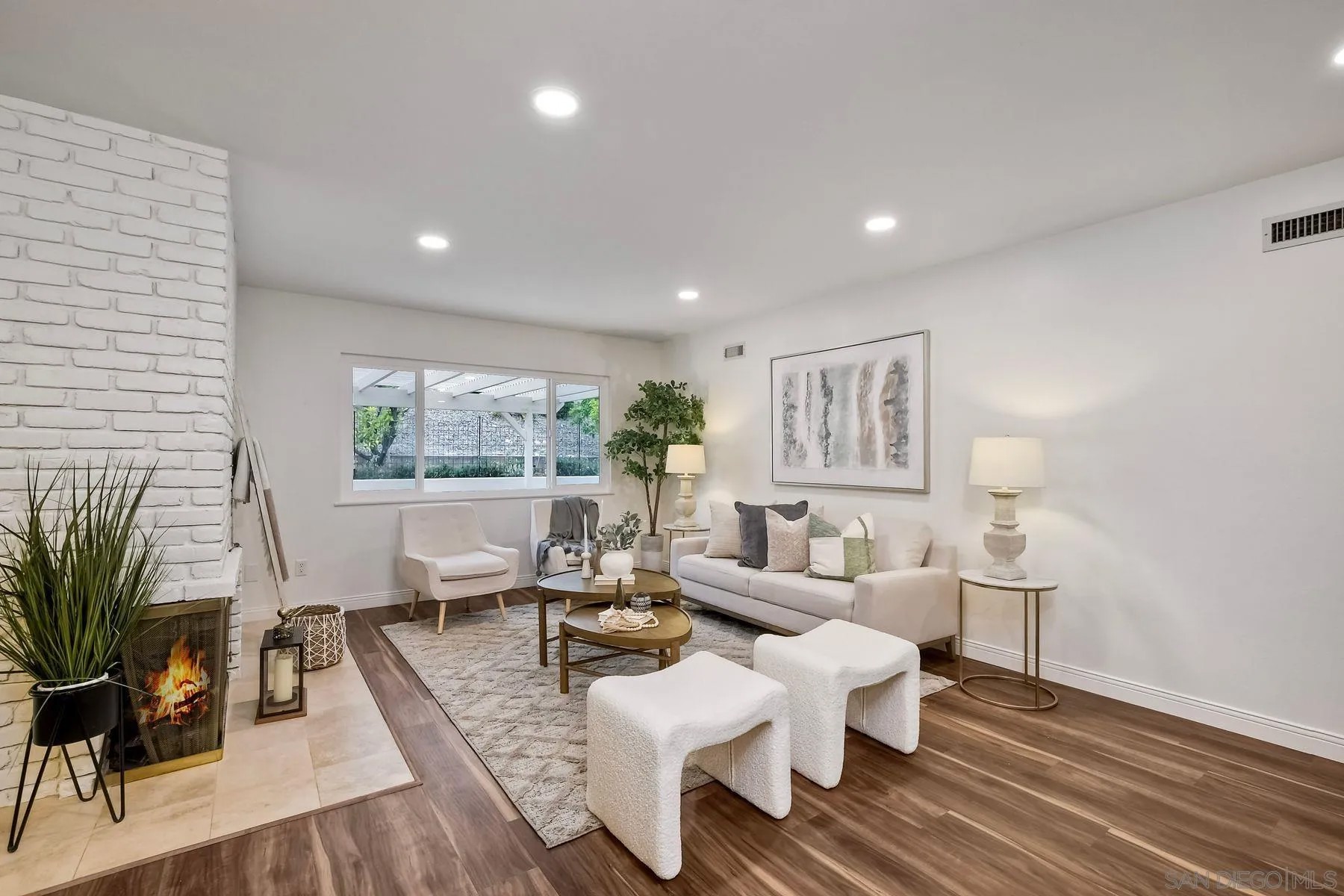 12085 Calle De Maria