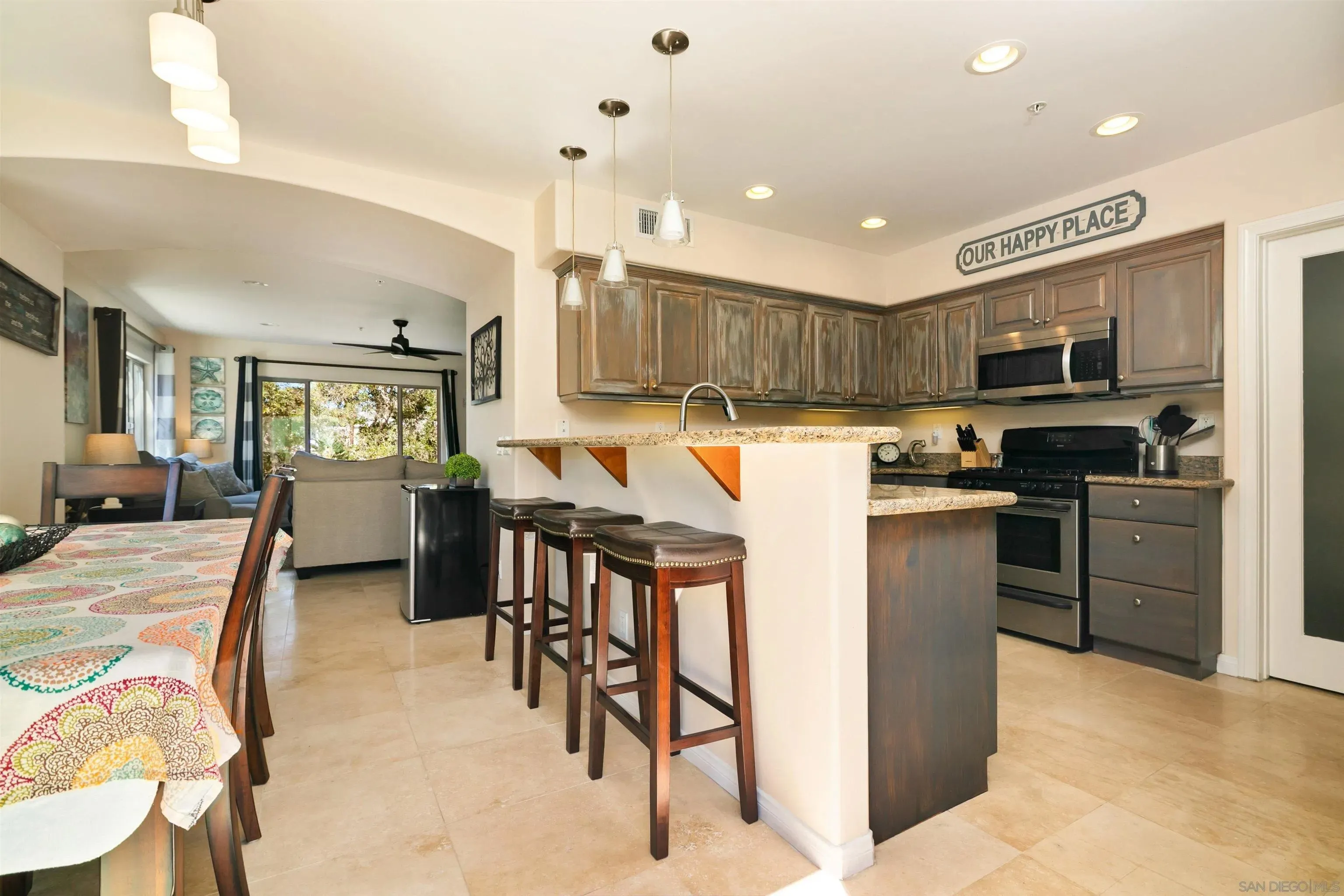 San Diego, California 92109, United States, 4 Bedrooms Bedrooms, ,4 BathroomsBathrooms,Residential,Pending,223950