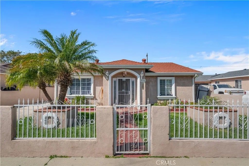 Photo of 21931 Violeta Avenue, Hawaiian Gardens, CA 90716 (MLS # DW26036647)