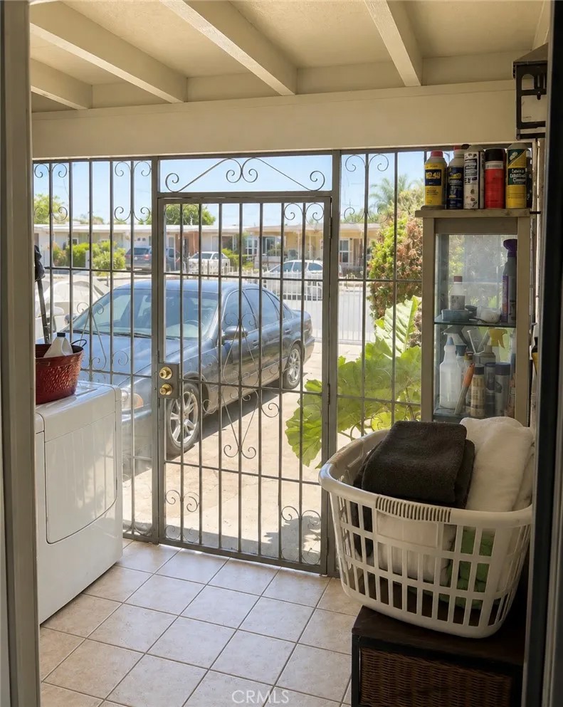 1713 W 163rd