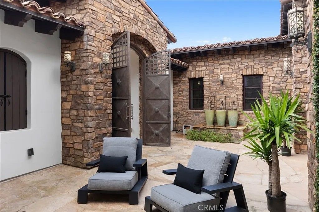 Photo of 18441 Calle Tramonto, Rancho Santa Fe, CA 92091 (MLS # NP26003147)