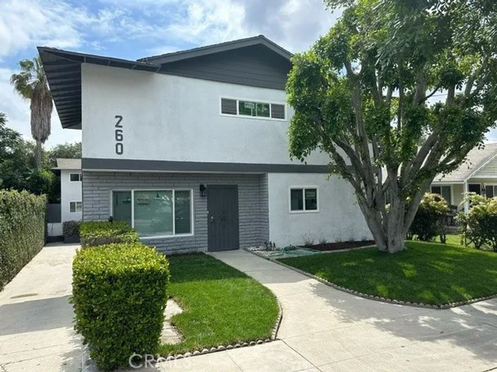 Photo of 260 Linda Rosa Avenue #3, Pasadena, CA 91107 (MLS # AR26098238)