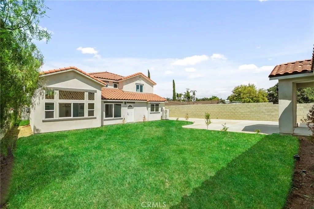 Photo of 15931 Los Cedros Ave #B, Fontana, CA 92336 (MLS # CV26013424)