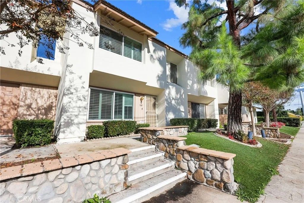 Photo of 360 Meadow Court, Brea, CA 92821 (MLS # CV26002587)