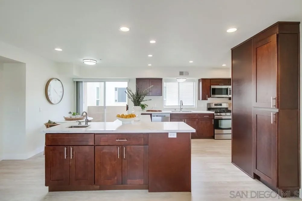 1703 La Playa Ave B
